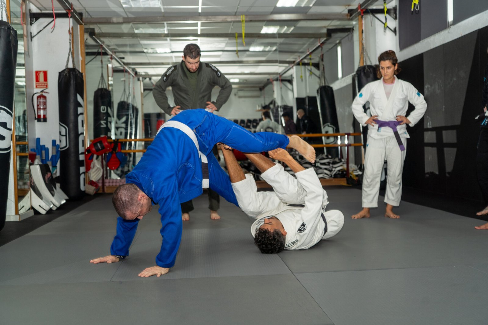 Práctica de técnica de Brazilian Jiu Jitsu en Lotus Vallecas